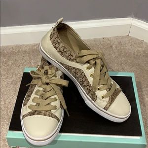 Guess sneakers size 7m